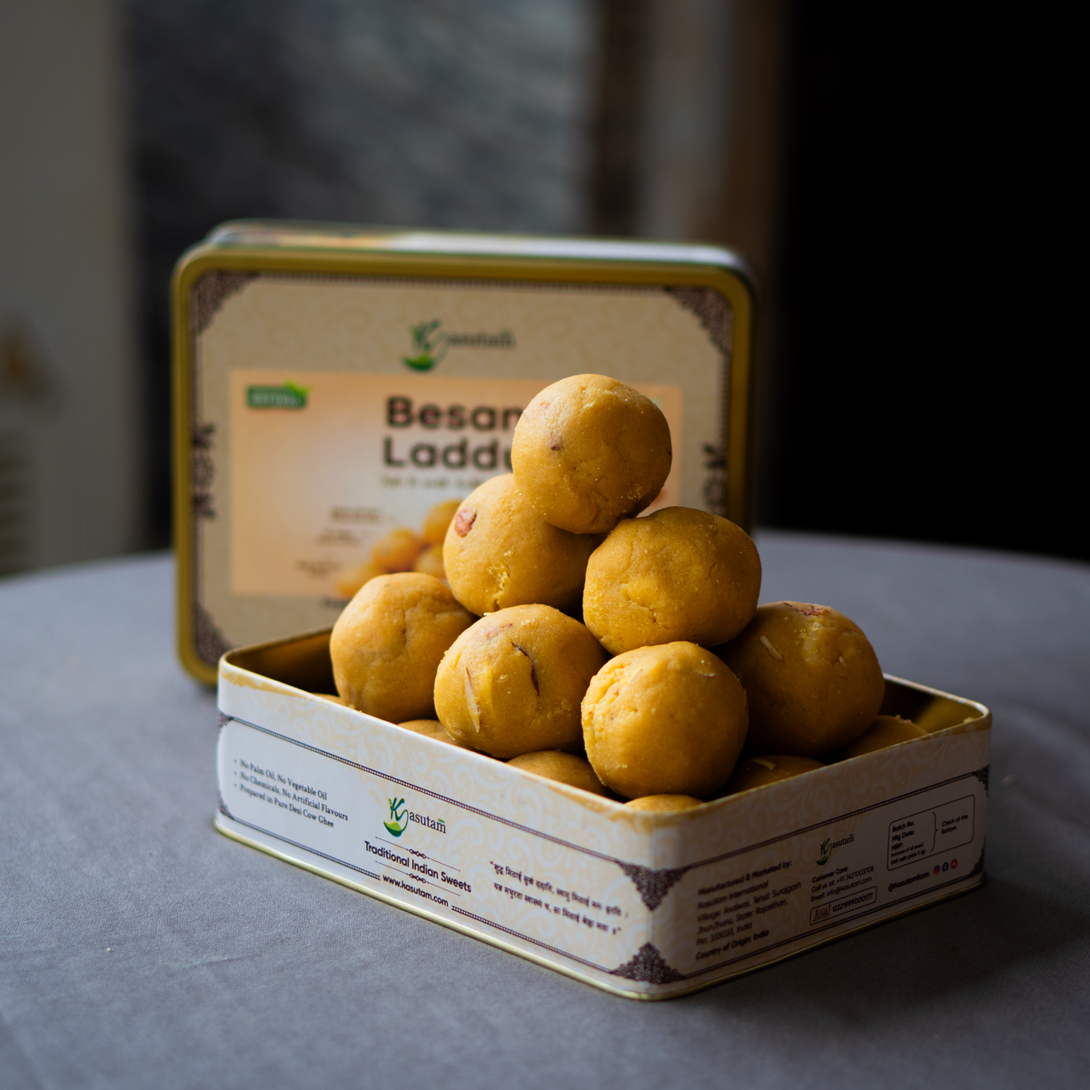 Besan Laddu 800 Gram Tin Box - 12 pcs